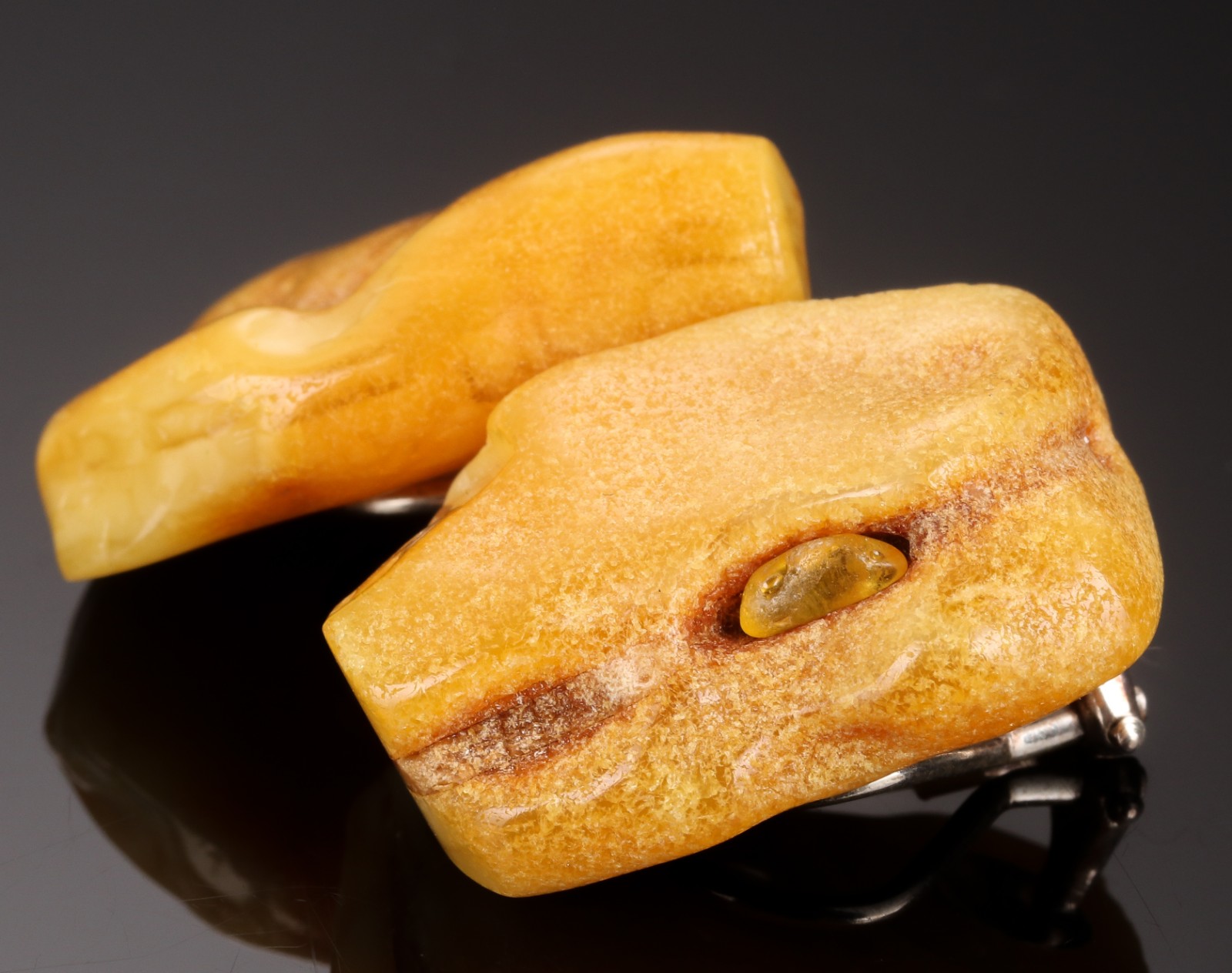 To par øreclips af sterlingsølv med mælkerav