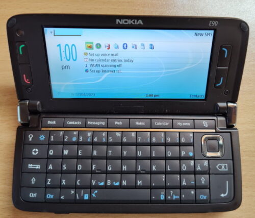 Nokia E90 communicator _2