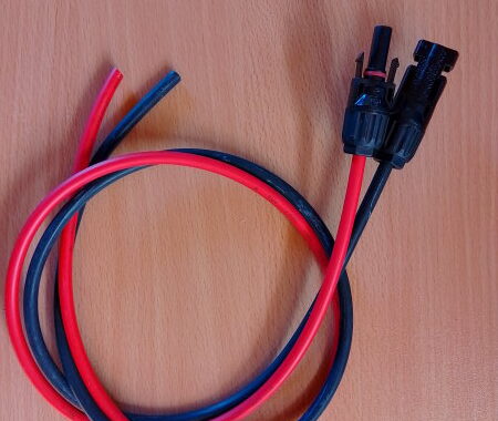 Sort_rodt Solar kabel med MC4 stik par, 4mm2, 80cm